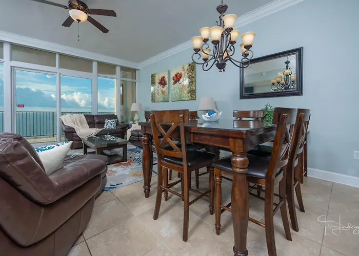 Phoenix 1602-1 Apartment *